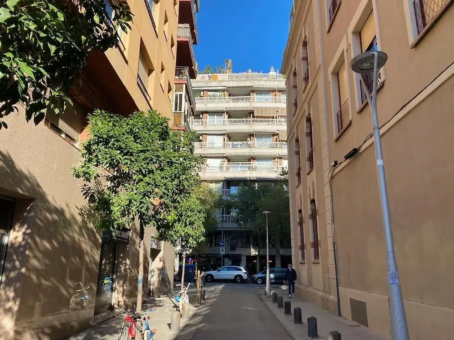 Love Local Life Near Sagrada Familia By Myrentalhost Βαρκελώνη